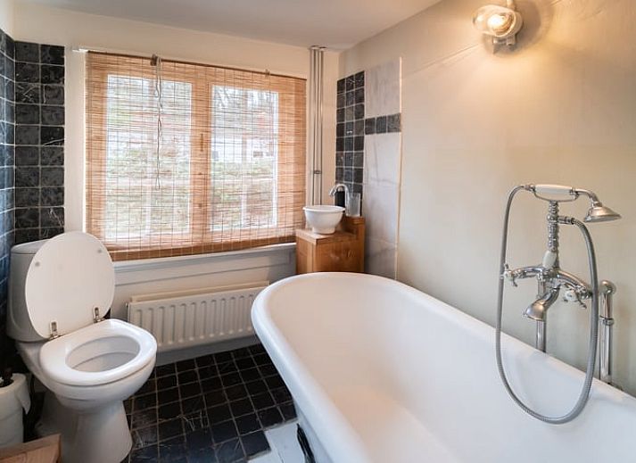 Decoratieve bel bij Huisje in Putte, vakantiehuis in West Brabant, Noord Brabant.