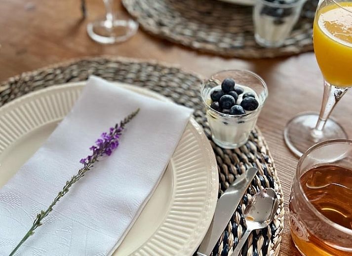 Charming entrance to Holiday home in Strijbeek, bed and breakfast in West Brabant.