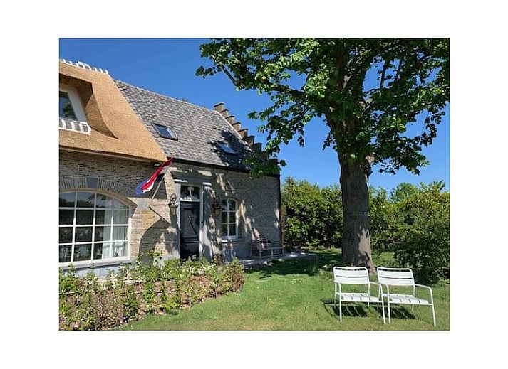 Charmant Huisje in Moerstraten, vakantiehuis in West Brabant, Noord Brabant, omgeven door natuur en rustieke architectuur.