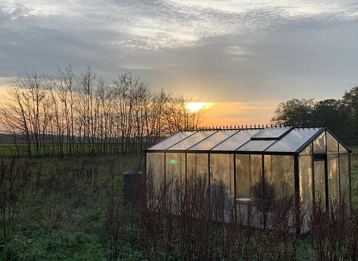 Gezellige slaapkamer in Vakantiehuisje in Moerstraten, West Brabant. Comfortabel verblijf in Noord Brabant met moderne inrichting.