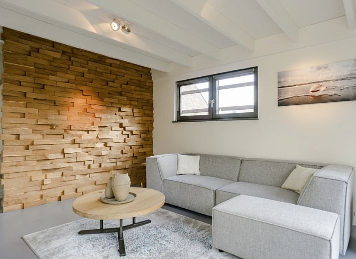 8 pers villa met sauna in Schoorl, Noord-Holland, met moderne architectuur en ruime tuin aan de Noordzeekust.