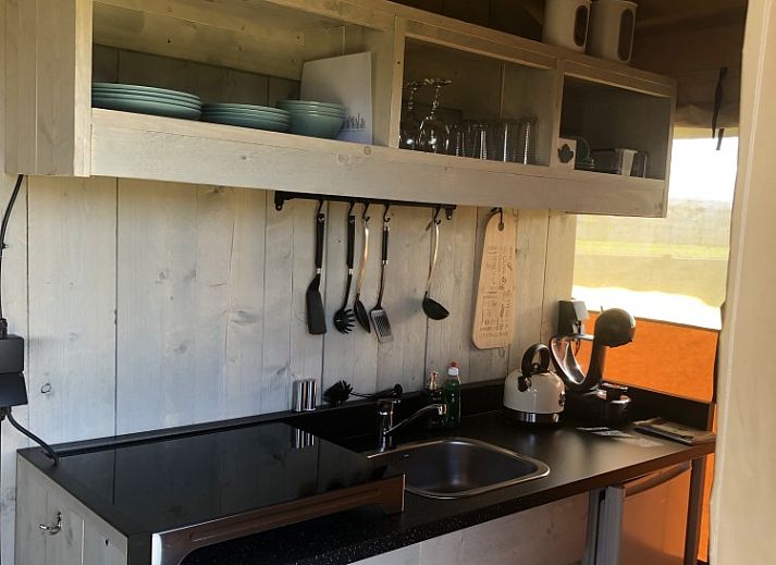 Guest house 4501195 - Tent house Noordzeekust - Luxe ingerichte safaritent