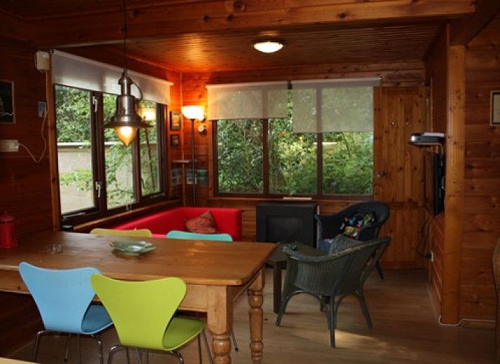 Ferienhaus Nr. 10 in Schoorl, Nordholland, charmantes Chalet in waldreicher Umgebung an der Nordseekste.
