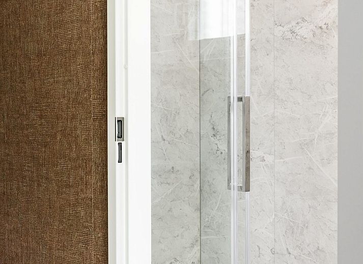 Strandhuisje 4 personen in Julianadorp met moderne veranda aan de Noordzeekust in Noord-Holland.