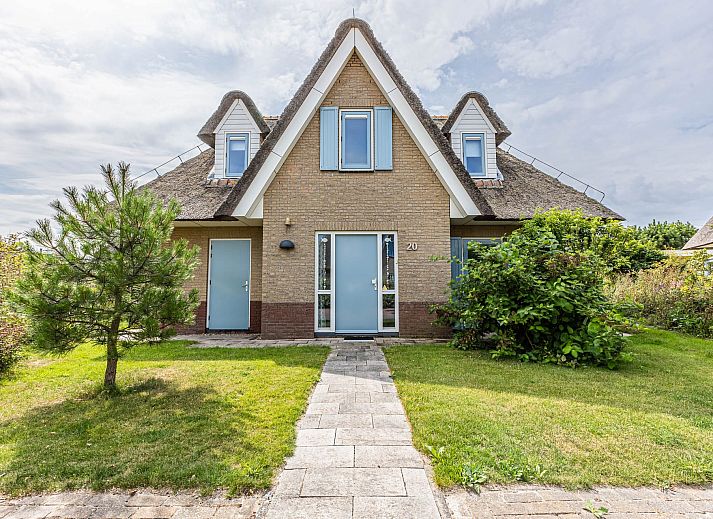 Vooraanzicht van Vrijstaande woning in Julianadorp, vakantiehuis aan de Noordzeekust, Noord-Holland.