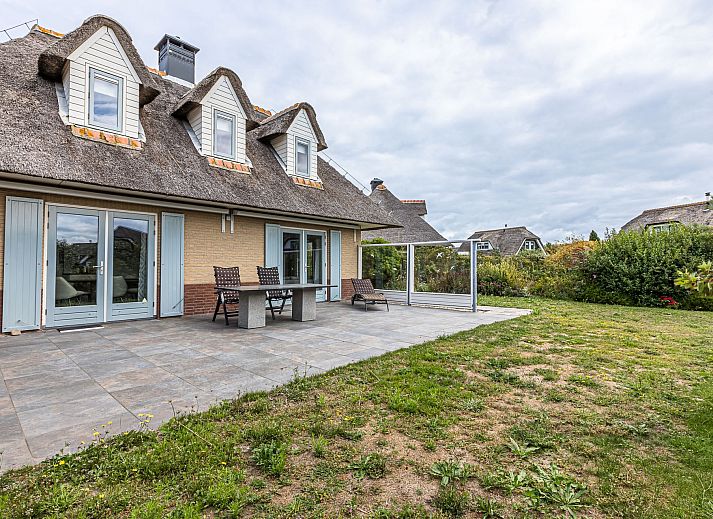 Vooraanzicht van Vrijstaande woning in Julianadorp, vakantiehuis aan de Noordzeekust, Noord-Holland.