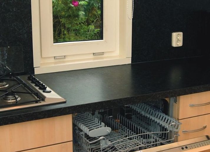 Cozy terrace at chalet EM6K in Egmond aan Zee, North Sea coast, North Holland with family atmosphere.