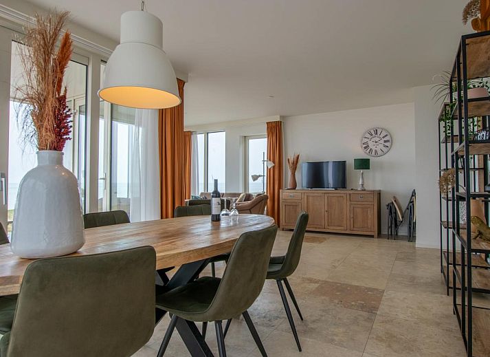 Krab aan Zee Ferienhaus in Egmond aan Zee mit moderner Architektur an der Nordseekueste von Nordholland.