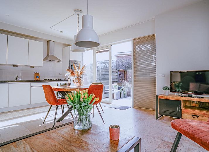 Das Ferienhaus Zeebaars in Egmond aan Zee bietet einen wunderschoenen Blick auf die Nordseekueste in Nordholland und ist ideal fuer Strandliebhaber.