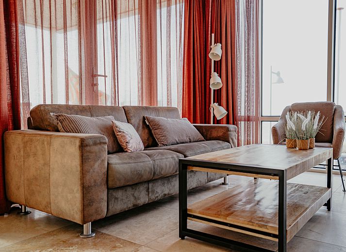 Helles Schlafzimmer im Apartment De Zeeparel, Egmond aan Zee, Nordseekueste, Nordholland.