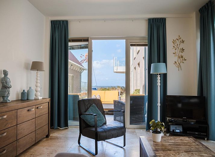 The Platvis vacation home in Egmond aan Zee features modern architecture and a sunny terrace on the North Sea coast of North Holland.