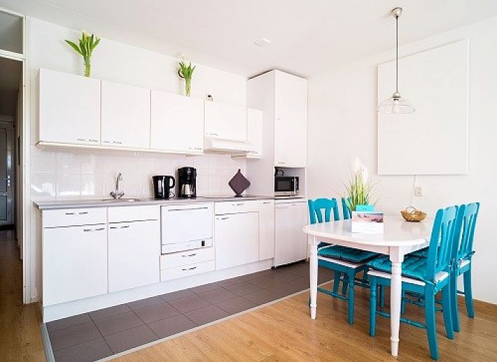 Zonsondergang op het strand bij Bad8 appartement in Callantsoog, Noordzeekust, Noord-Holland.