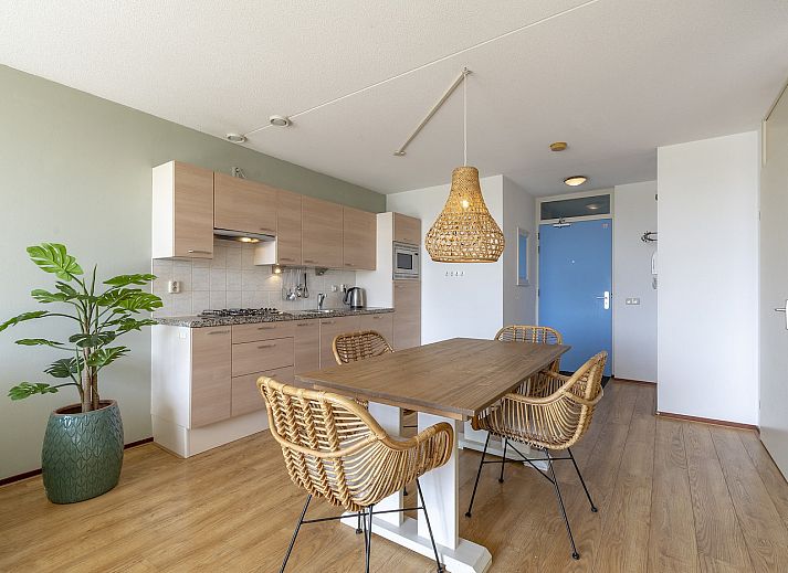 Gemuetliche Kueche und Essbereich im Ferienhaus Duinerei B202 Groote Keeten, Callantsoog, Nordseekueste.