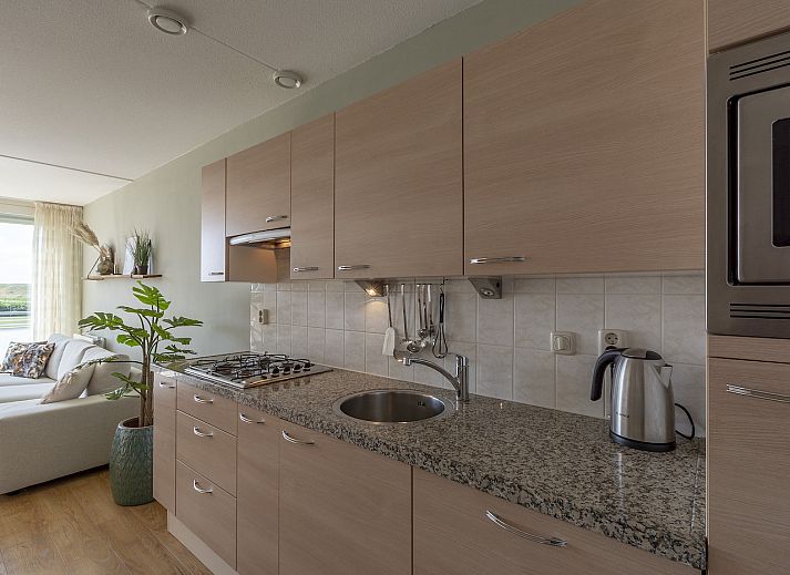 Gemuetliche Kueche und Essbereich im Ferienhaus Duinerei B202 Groote Keeten, Callantsoog, Nordseekueste.