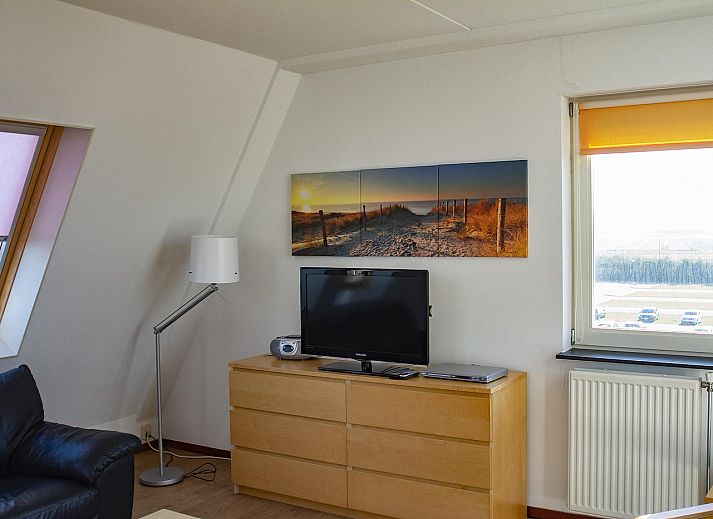 Buitenzijde van Duinerei B301 Groote Keeten in Callantsoog omringd door duingras.