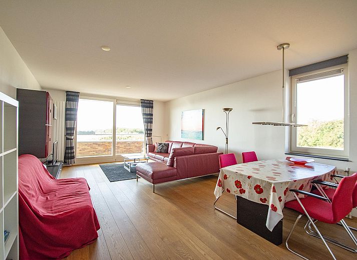 Blick auf den Parkplatz des Ferienhauses Duinerei C103 Groote Keeten in Callantsoog, Nordholland.