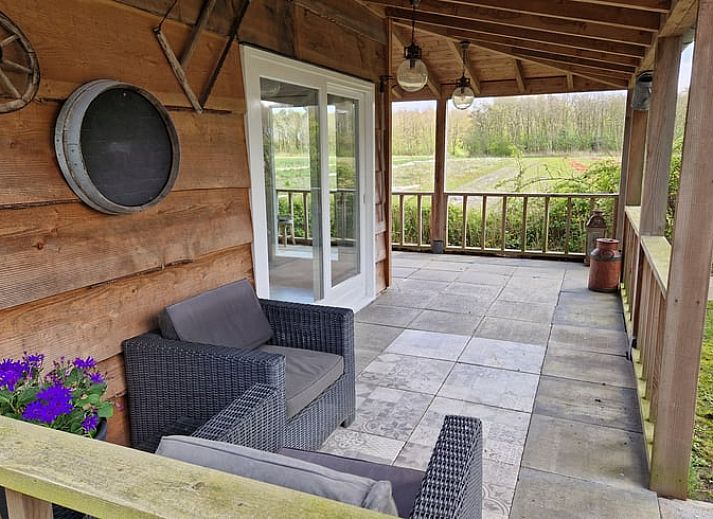 Comfortabele zithoek in Vakantiehuisje in Callantsoog, ideaal voor ontspanning aan de Noordzeekust, Noord-Holland.