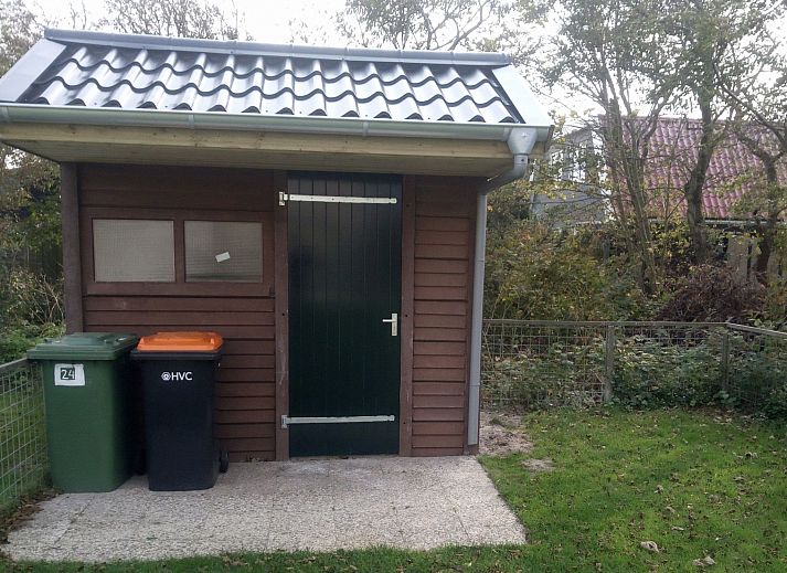 Guest house 4504150 - Holiday property Noordzeekust - Vakantiehuis Ferienbungalow Abbes mit Garten und Terrasse