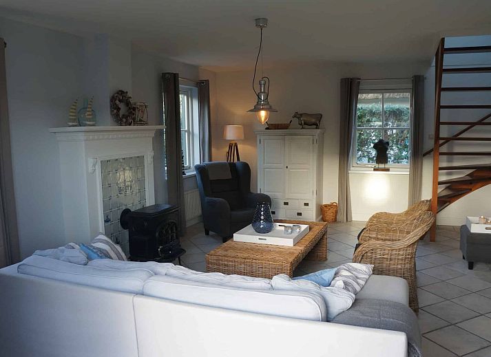 Guest house 4504156 - Holiday property Noordzeekust - Vakantiehuis "Buiten 5" mit Terrasse und privatem Garten