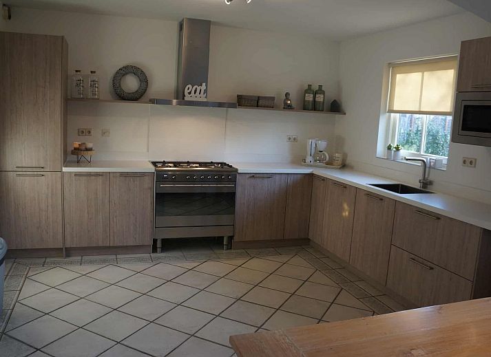 Guest house 4504156 - Holiday property Noordzeekust - Vakantiehuis "Buiten 5" mit Terrasse und privatem Garten