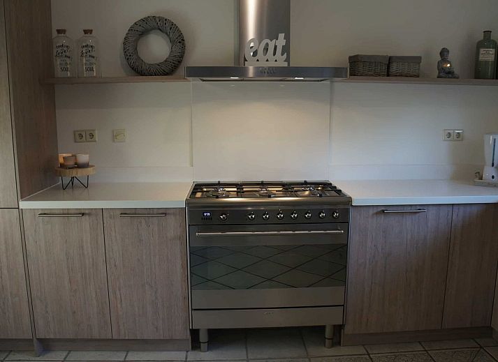 Guest house 4504156 - Holiday property Noordzeekust - Vakantiehuis "Buiten 5" mit Terrasse und privatem Garten