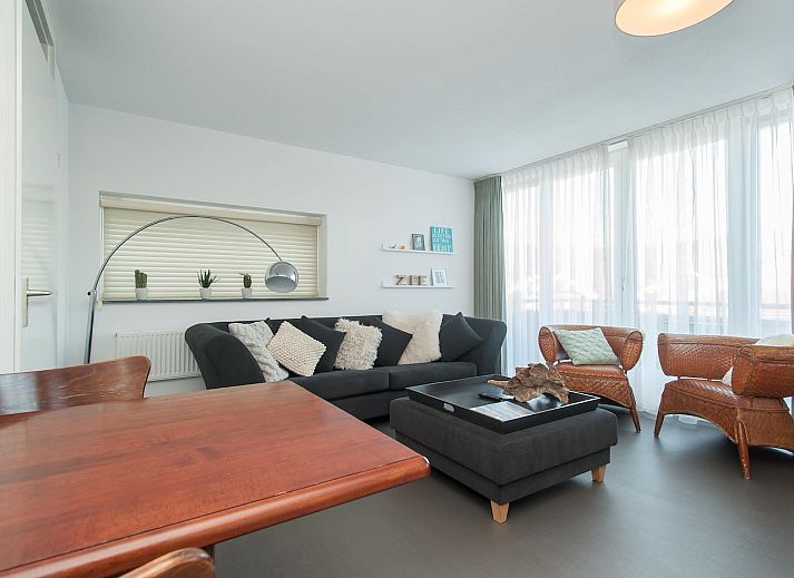 Entdecken Sie das lebendige Zentrum von Callantsoog bei Suite Duinzicht, Nordseekueste, Nordholland.