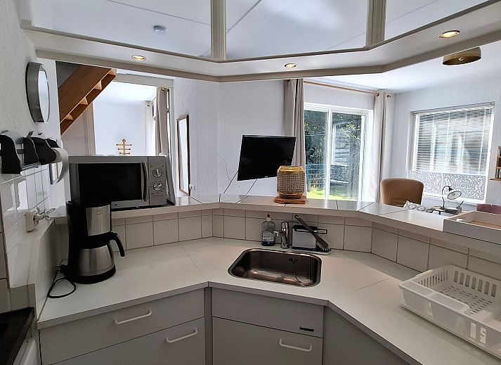 Unterkunft 4504176 - Ferienhaus Noordzeekust - Vakantiehuis "De Korre 4" mit privatem Garten und Terrasse