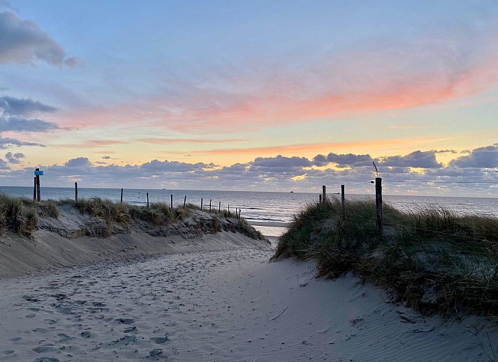 Gezellige woonkamer van Buitenplaats 062 Callantsoog vakantiehuis in Noord-Holland.