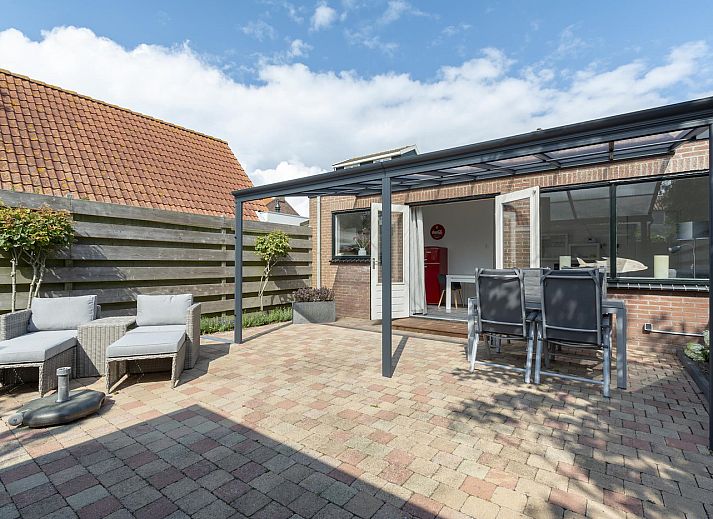 Driveway of Stuijvezandeweg 7Z Callantsoog vacation home on the North Sea coast North Holland.