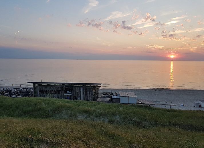Comfortabele zithoek in Wijde Blick 212 Callantsoog, vakantiehuis aan de Noordzeekust.