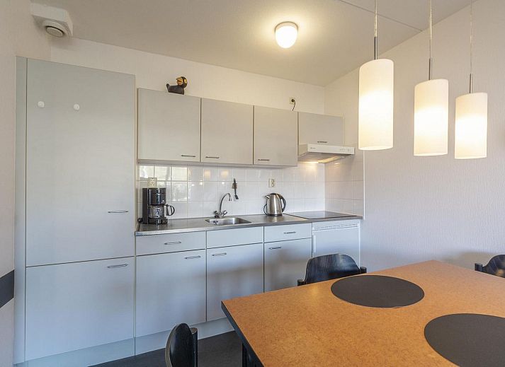 Guest house 4504320 - Holiday property Noordzeekust - Beach Appartement 05