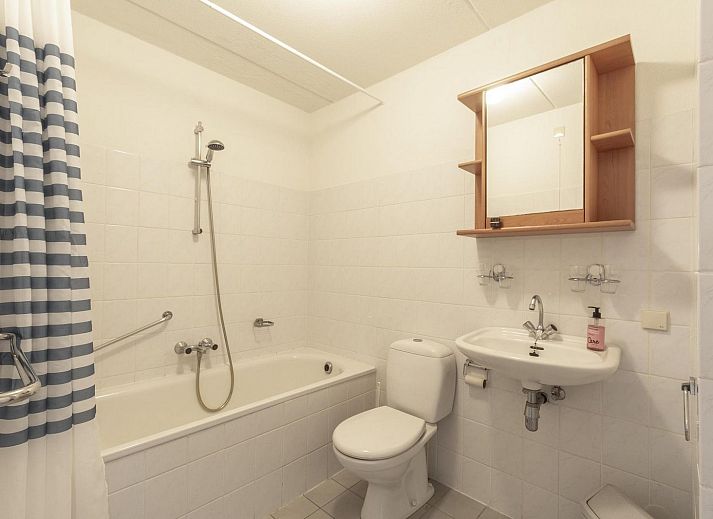 Guest house 4504320 - Holiday property Noordzeekust - Beach Appartement 05