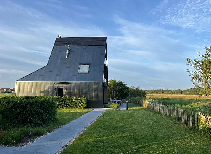 Modernes Ferienhaus De Bonte Specht in Callantsoog mit Terrasse an der Nordseekueste, Nordholland.