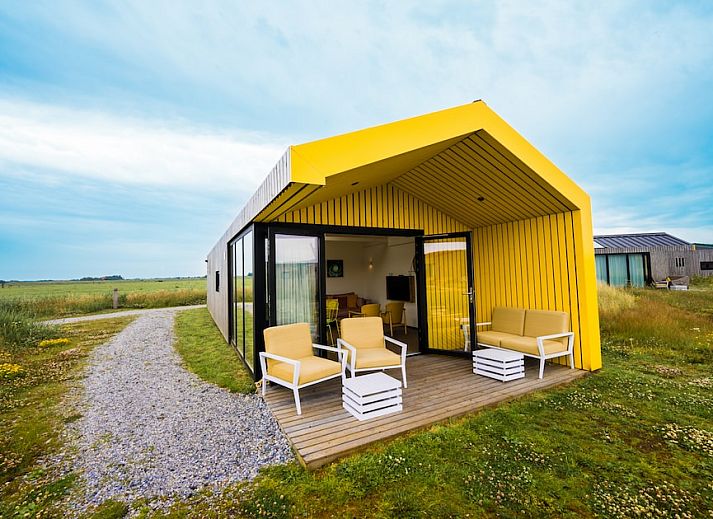 Callants Comfort 4 vacation home with modern veranda in Callantsoog, North Sea coast, North Holland.
