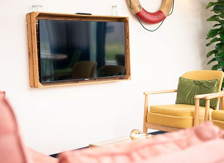 Callants Comfort 4 vacation home with modern veranda in Callantsoog, North Sea coast, North Holland.