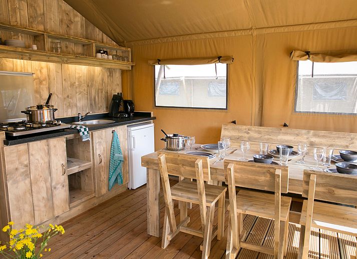 Guest house 4504560 - Tent house Noordzeekust - «Safaritent» 5K