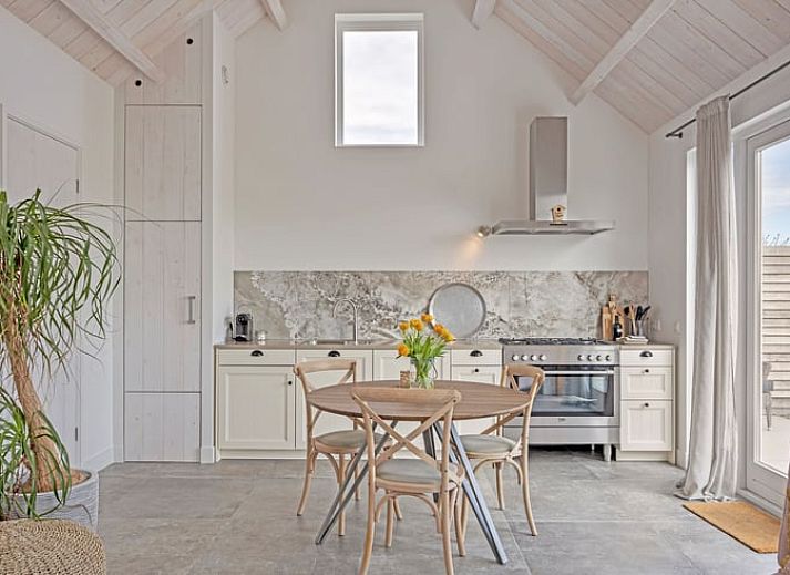 Ferienhaus Cottage in Callantsoog in Nordholland, umgeben von Natur und weiten Ausblicken.