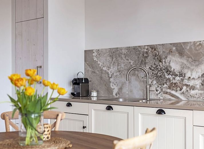 Ferienhaus Cottage in Callantsoog in Nordholland, umgeben von Natur und weiten Ausblicken.