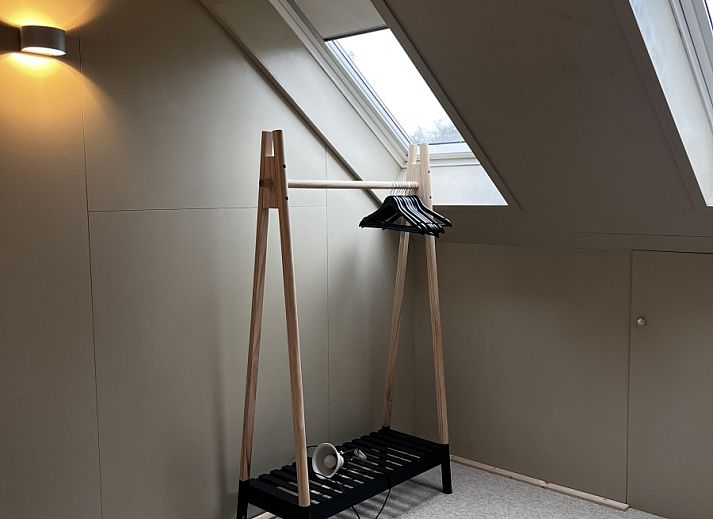 Moderne badkamer in vakantiehuis NH581 in Groet, Noordzeekust, Noord-Holland met stijlvol sanitair en eigentijdse afwerking.