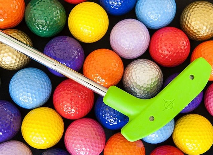 Fully equipped corner kitchen in Bungalow type D, sleeps 6 in Sint Maartenszee, North Sea coast, North Holland.