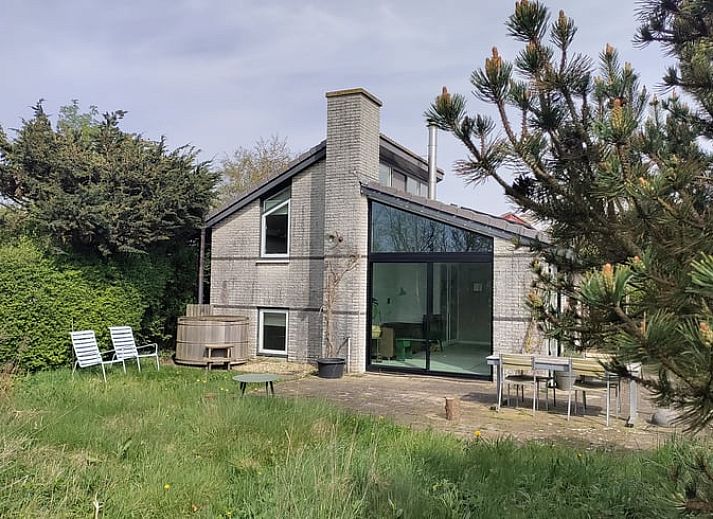 Ferienhaus in Egmond-Binnen, Ferienhaus an der Nordseekueste in Nordholland mit grossem Garten und Terrasse fuer einen entspannten Aufenthalt.