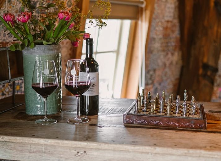 Gemuetliches Wohnzimmer im Ferienhaus in Egmond aan den Hoef, Nordseekueste, Nordholland.