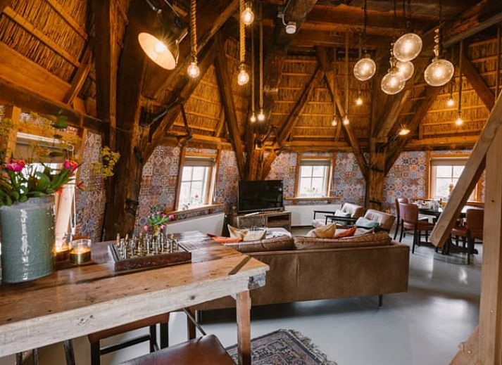 Moderne Kueche im Ferienhaus in Egmond aan den Hoef, Nordseekueste, Nordholland.