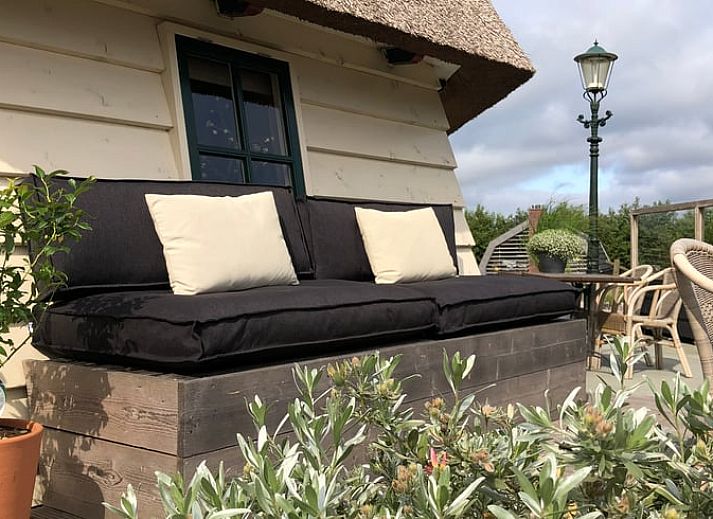 Moderne Kueche im Ferienhaus in Egmond aan den Hoef, Nordseekueste, Nordholland.