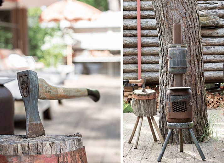 Stijlvolle woonkamer van Huisje in BERGEN, vakantiehuis in Bergen, Noordzeekust, met comfortabele zithoek en decoratieve elementen.