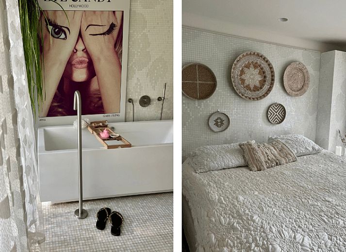 Stijlvolle woonkamer van Huisje in BERGEN, vakantiehuis in Bergen, Noordzeekust, met comfortabele zithoek en decoratieve elementen.