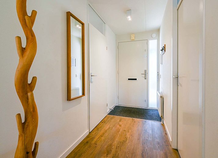 Gezellige entree van vrijstaande woning Julianadorp aan Zee, Noord-Holland