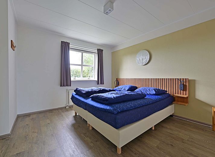 Vooraanzicht van de vrijstaande vakantiewoning in Julianadorp aan Zee aan de Noordzeekust.