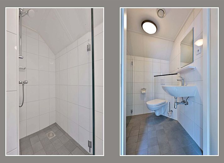 Ruime woonkamer met moderne inrichting in vakantiewoning Julianadorp aan Zee.