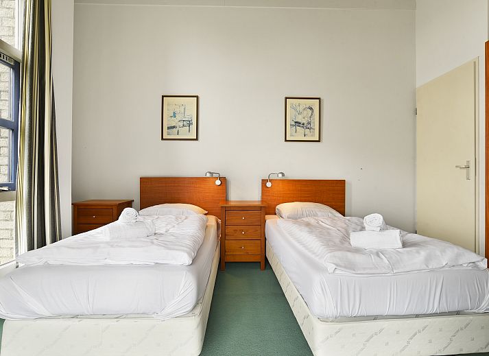 Guest house 454023 - Bungalow Noordzeekust - Beach Resort Ooghduyne | 6-persoons villa | 6D2